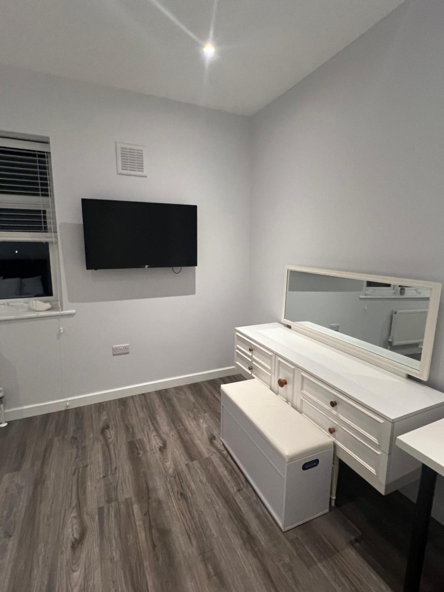 Spencer Bridge Rooms By Afl Northampton Bagian luar foto