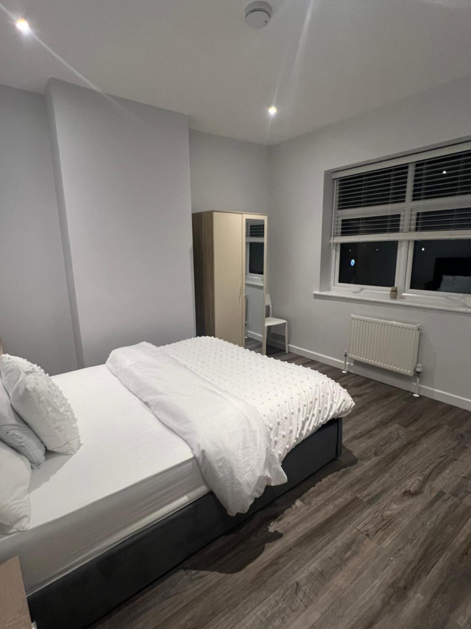 Spencer Bridge Rooms By Afl Northampton Bagian luar foto